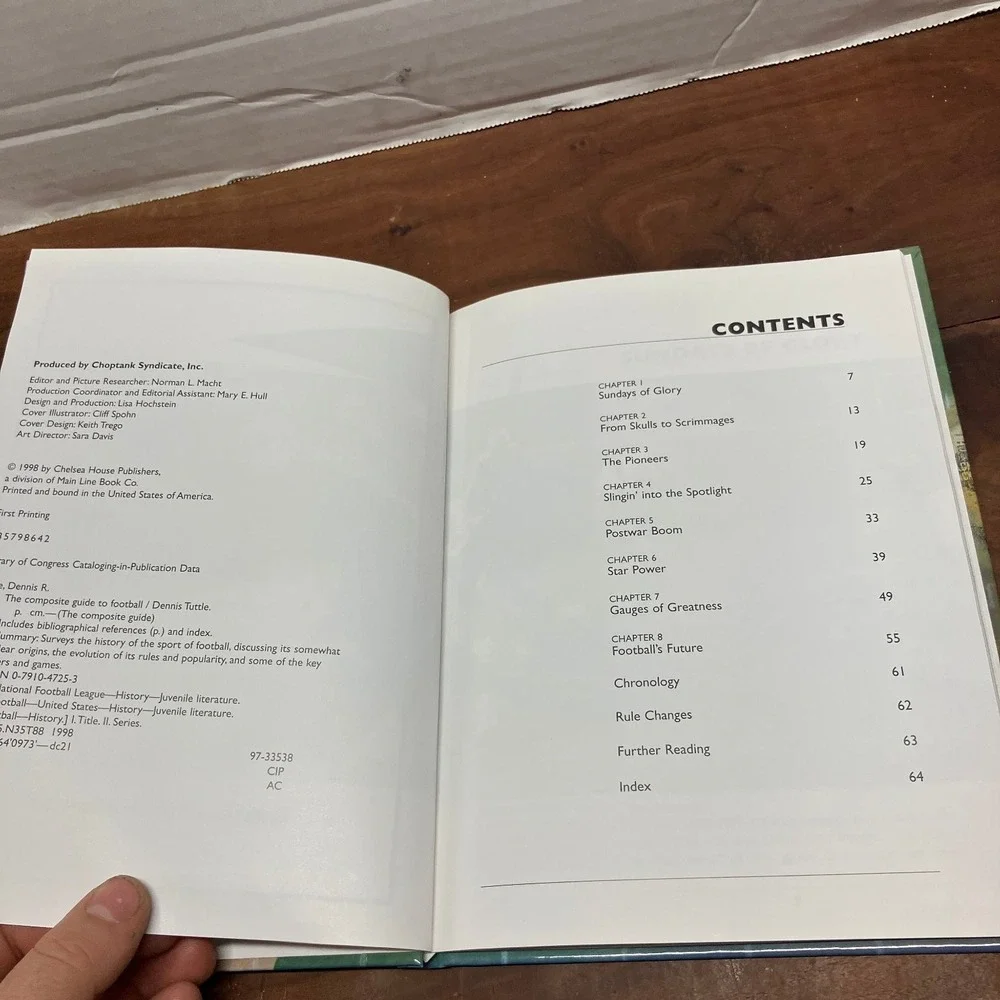 The Composite Guide to Football Dennis Tuttle 1998 First Printing Hardcover Book
